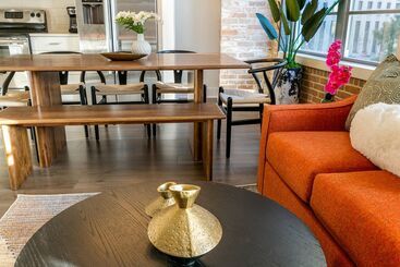 Charming 4br Condo Steps Away From French Quarter Delights!