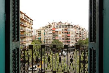 Numa I Caja Apartments