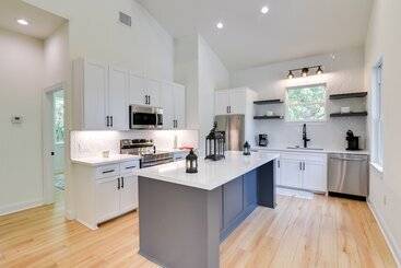 Pet Friendly Houston Home ~ 3 Mi To Downtown!