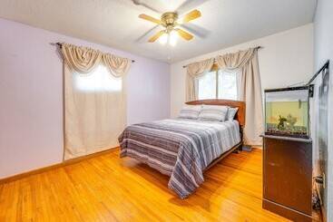 Pet Friendly Waterloo Abode W/ Deck!