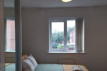 اقامتگاه Olive And Carol S Beautiful 3 Bed House In Walsall