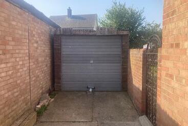 اقامتگاه Stunning 3  Bed Semi Detached House In Cambridge
