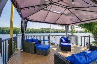 Riverfront New Hampshire Cottage W/ Boat Dock
