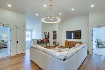 کلبه Spacious Utah Home W/ Hot Tub < 1 Mi To Bear Lake!
