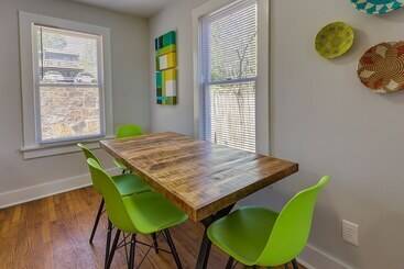 Vibrant Fayetteville Home   Walk Downtown!