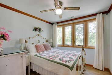 コテージ Waterfront Home Near Wilson Lake W/ Covered Porch!