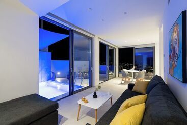 White Cliff Luxury Suites