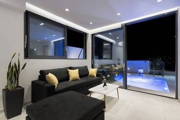 מלון דירות White Cliff Luxury Suites