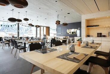 هتل Bever Lodge