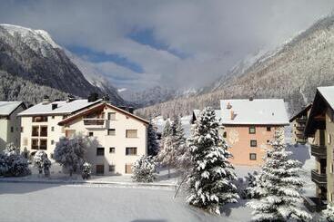 هتل Bever Lodge