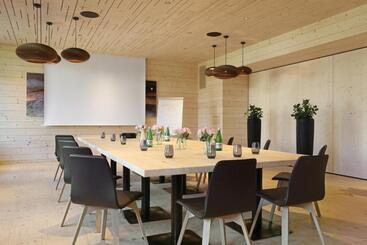 هتل Bever Lodge