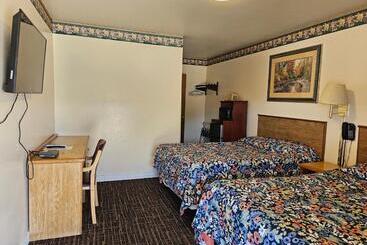 هتل Cle Elum Travelers Inn