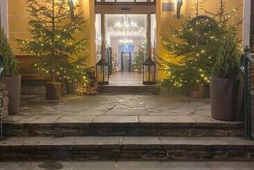 هتل Gasthof Post St. Martin Am Tgb
