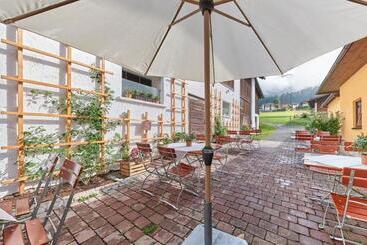 هتل Gasthof Post St. Martin Am Tgb