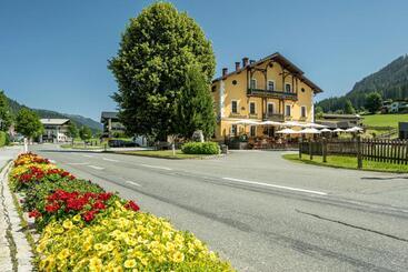 هتل Gasthof Post St. Martin Am Tgb