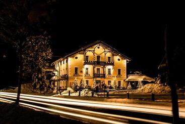 هتل Gasthof Post St. Martin Am Tgb