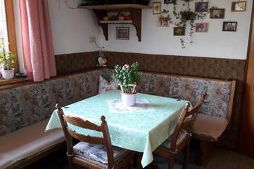 هتل Haus Dorfblick
