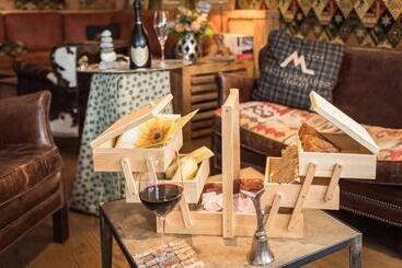 Matterhorn Lodge Boutique Hotel & Apartments