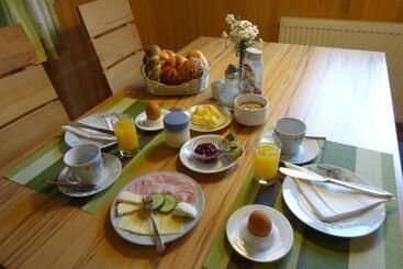 هتل Pension Haus Romy
