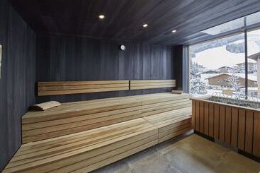 Thomsn Central Hotel & Appartements