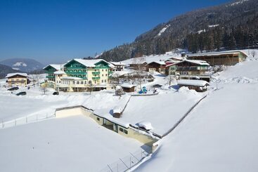 هتل Wohlfühlresort Und Feriengut Martinerhof