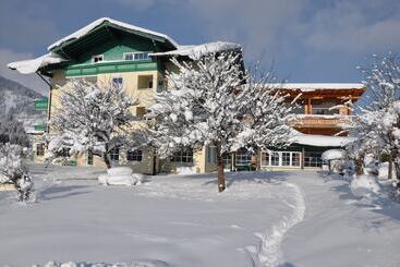 هتل Wohlfühlresort Und Feriengut Martinerhof