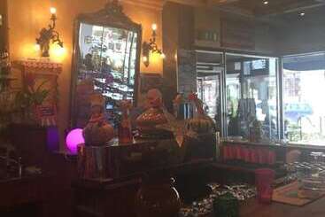 酒店 Zak Neuhausen