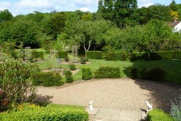 تختخواب و صبحانه Blackbrook House