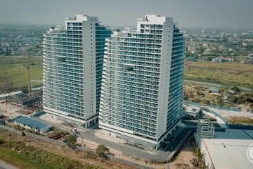 ホテル Crissome Suite Azure North San Fernando Pampanga
