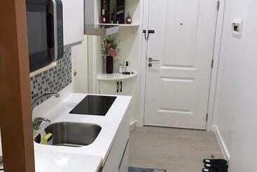 ホテル Crissome Suite Azure North San Fernando Pampanga