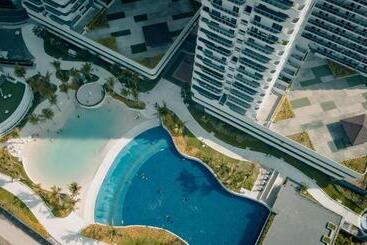 ホテル Crissome Suite Azure North San Fernando Pampanga