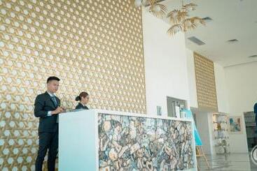 ホテル Crissome Suite Azure North San Fernando Pampanga