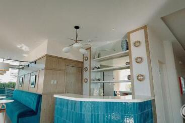 ホテル Crissome Suite Azure North San Fernando Pampanga