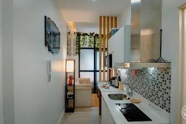 ホテル Crissome Suite Azure North San Fernando Pampanga
