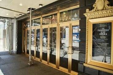 هتل Home2 Suites By Hilton New York Times Square