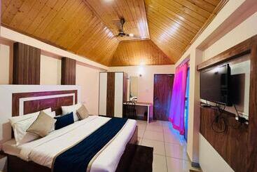 Отель Sky Hill Top A Unit Of Kasauli View