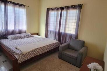 Lord S Hands Guest House Hotel