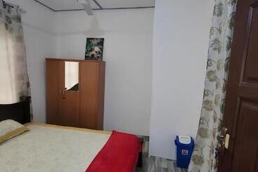 Lord S Hands Guest House Hotel