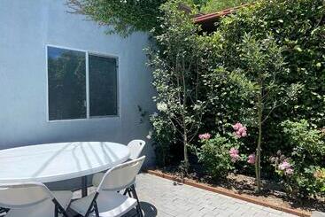 پانسیون Hollywood Guesthouse