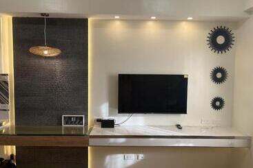 Апарт-отель Aesthetic Functional Minimalist Space Sunvida Tower Sv1716