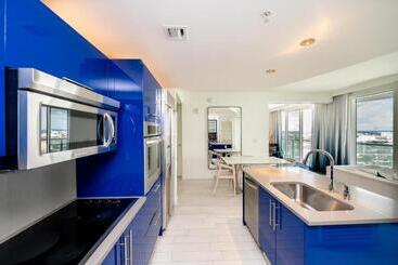 Beachfront Luxury 2br 2ba, Sleeps 6, Resort Access Horizon By Homestakes