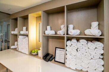 Beachfront Luxury 2br 2ba, Sleeps 6, Resort Access   Horizon By Homestakes