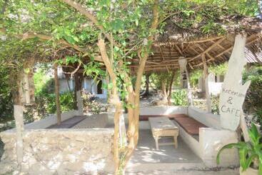 تختخواب و صبحانه Bwejuu Garden View Bungalows