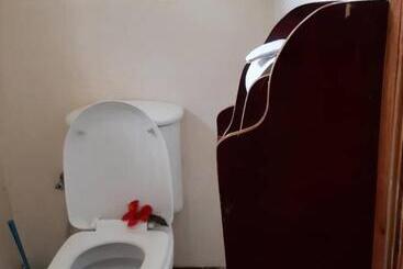 تختخواب و صبحانه Jambiani Wood House