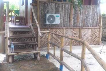 تختخواب و صبحانه Jambiani Wood House
