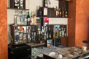 تختخواب و صبحانه Kris Hotel & Restaurant