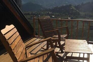 تختخواب و صبحانه Sarabi Suit Bungalov