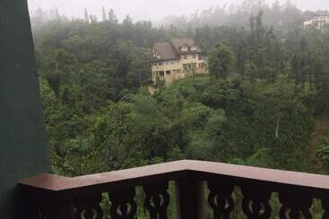هتل Carol Crosswinds Tagaytay