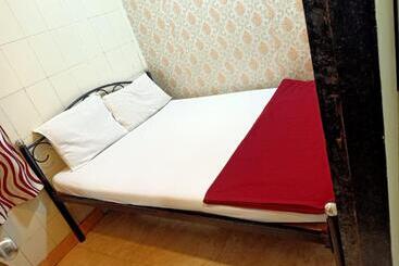 ホテル Central Inn, Mumbai
