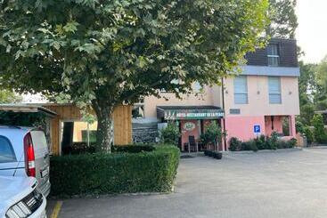 هتل Hôtel De La Plage à Gland